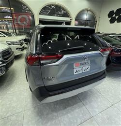 تۆیۆتا ڕاڤ 4